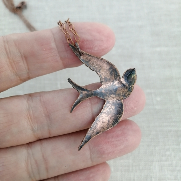 Vintage antique copper bird necklace, Fall Victorian jewelry, boho Y2K - Picture 6 of 6